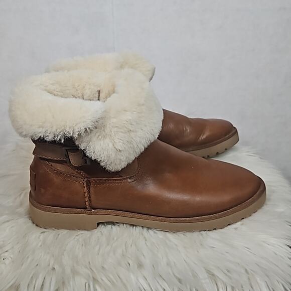 Ugg Romely Buckle Boot Brown - Picture 1 of 10
